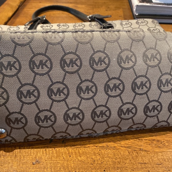 Michael Kors Bag - Picture 3 of 7